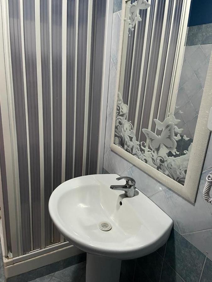Locami Holiday&Rooms Suite Jolanda 카타니아 외부 사진